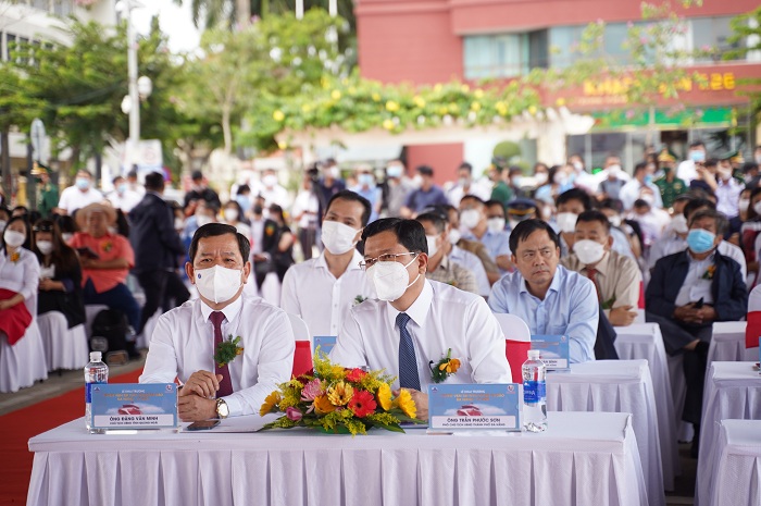 Lãnh đạo UBND TP. Đà Nẵng và UBND tỉnh Quảng Ngãi tại buổi khai trương